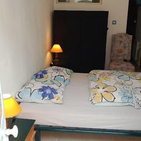 L'Ombrelle Bed & Breakfast การ์กาซอน ภายนอก รูปภาพ