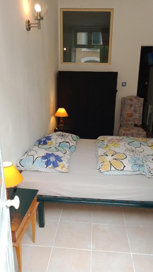 L'Ombrelle Bed & Breakfast การ์กาซอน ภายนอก รูปภาพ
