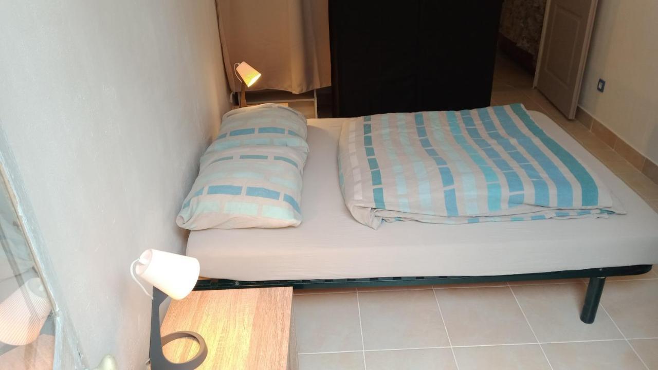 L'Ombrelle Bed & Breakfast การ์กาซอน ภายนอก รูปภาพ